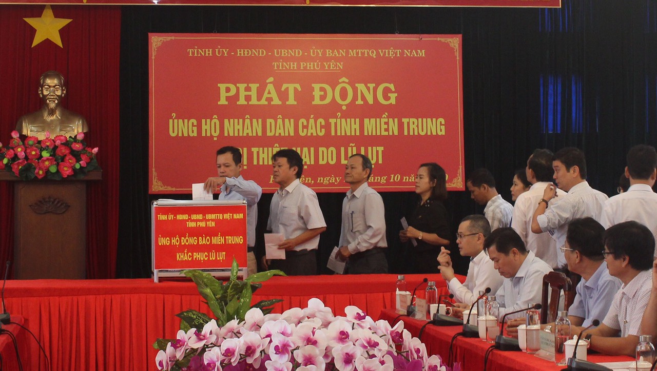VNPT địa bàn Phú Yên tích cực ủng hộ đồng bào miền Trung khắc phục lũ lụt VNPT địa bàn Phú Yên tích cực ủng hộ đồng bào miền Trung khắc phục lũ lụt